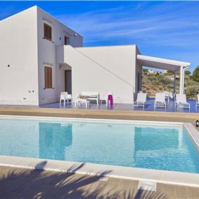 3 bedroom villa with pool, Scopello, sleeps 6